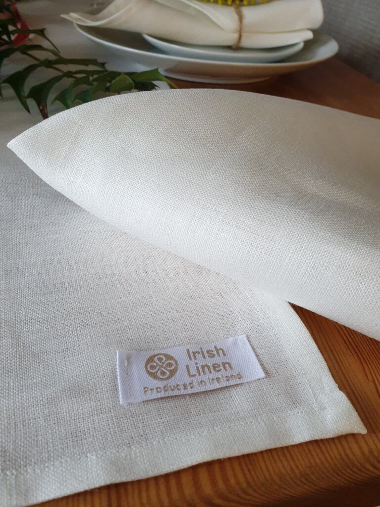 Irish Linen Table Runner and Napkin Set » 4110 Threads